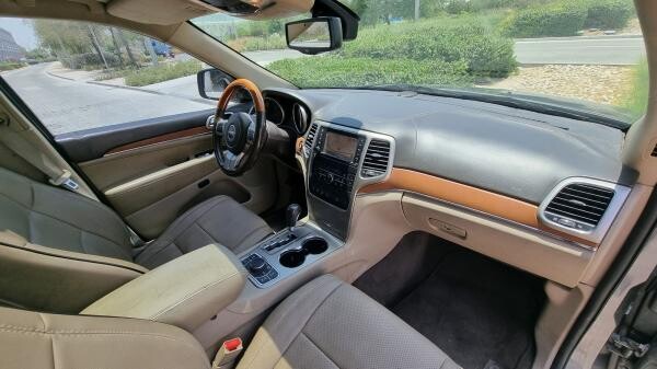 Jeep Grand Cherokee - Overland - 12