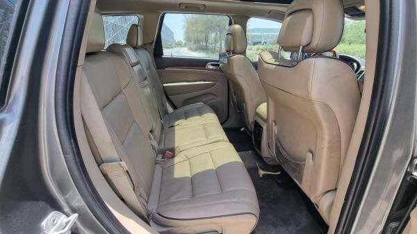 Jeep Grand Cherokee - Overland - 8