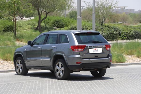 Jeep Grand Cherokee - Overland - 7