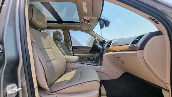 Jeep Grand Cherokee - Overland - 11