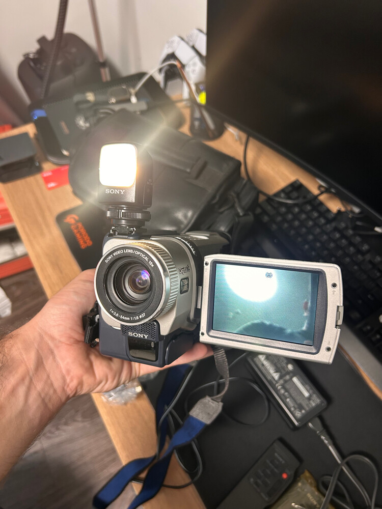 Sony Digital8 Handycam Bundle - Ful - 1