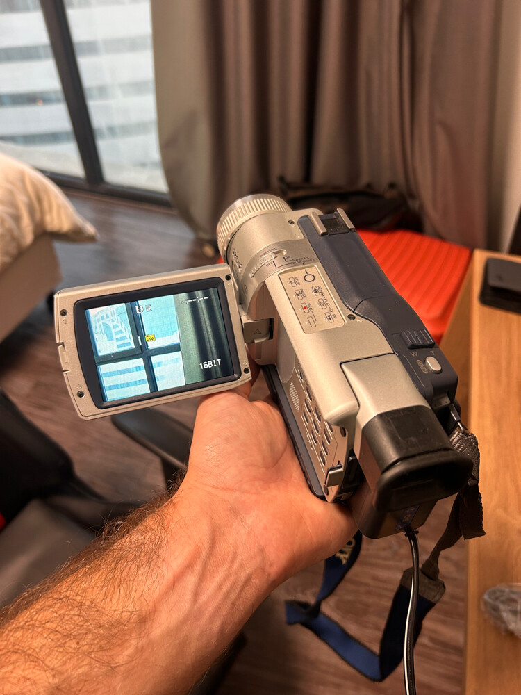 Sony Digital8 Handycam Bundle - Ful - 4