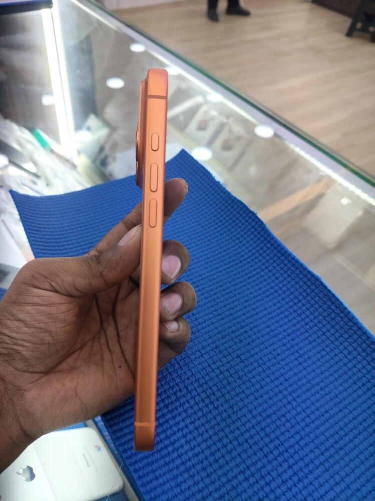iPhone 17 Pro Max 256GB | 94% Batte - 6
