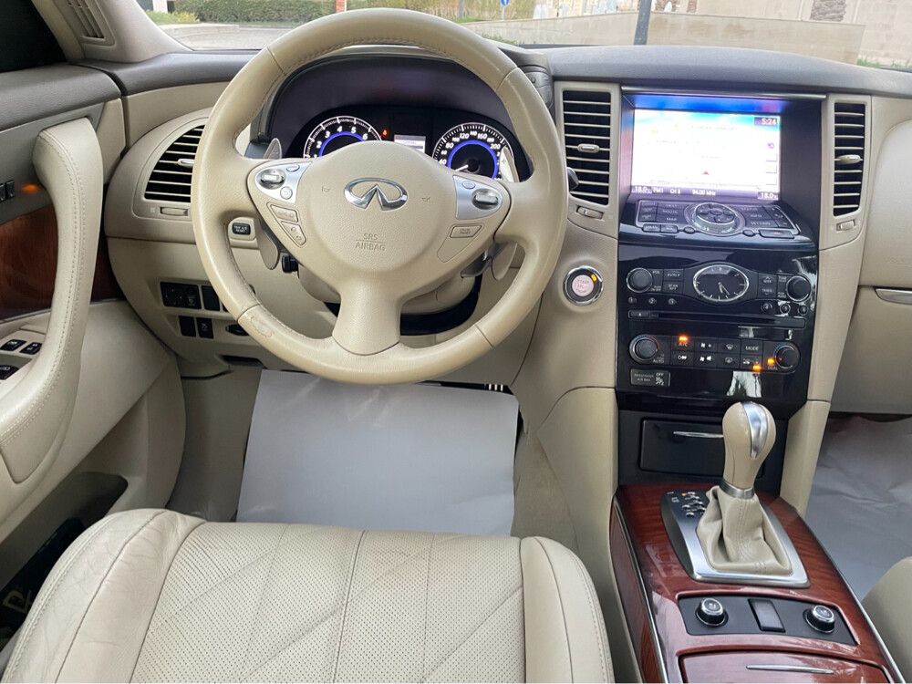 Infinity QX70 2015 - 16