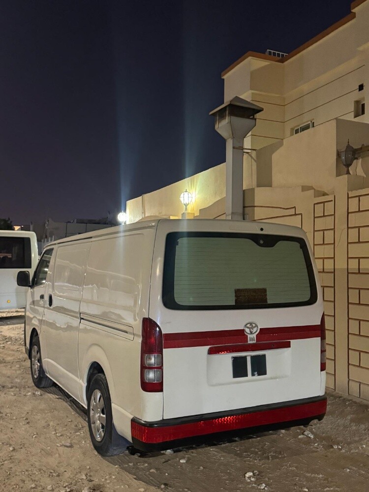 2011 HIACE LOW KM AVAILABLE - 3