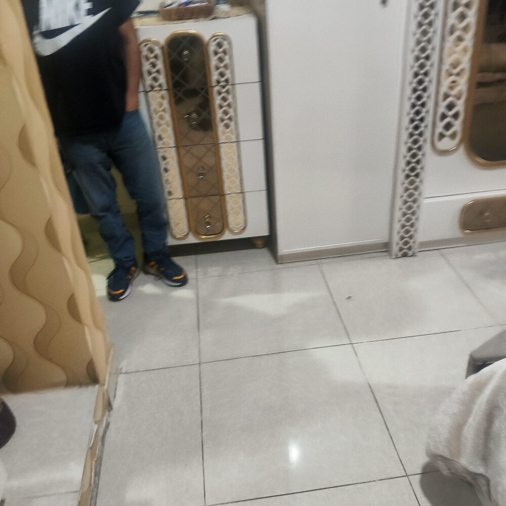 غرفه شبه جديدة للبيع - 2