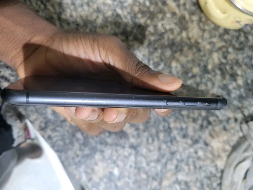 IPHONE 11 - 3