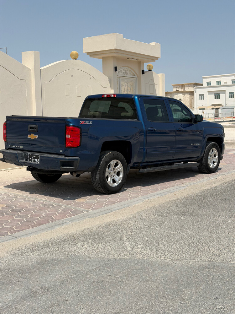 2017 Chevrolet LT Silverado Truck  - 4