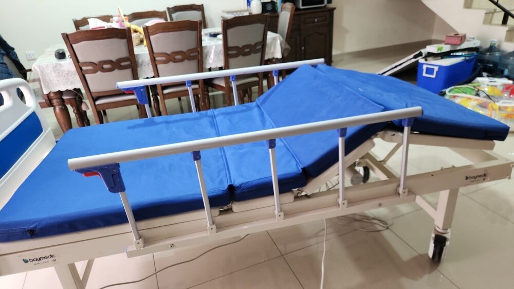 medical bed with metress - 3