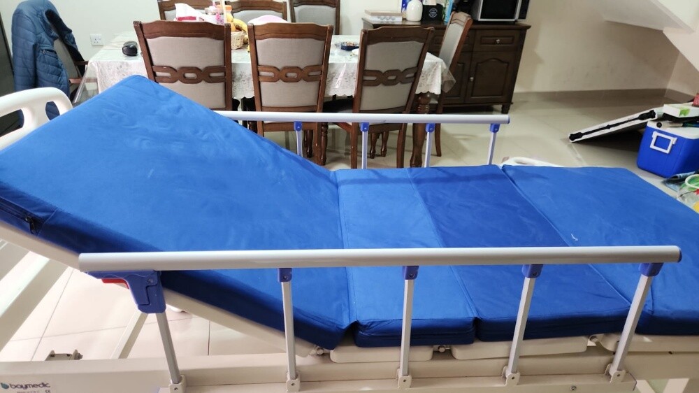 medical bed with metress - 6