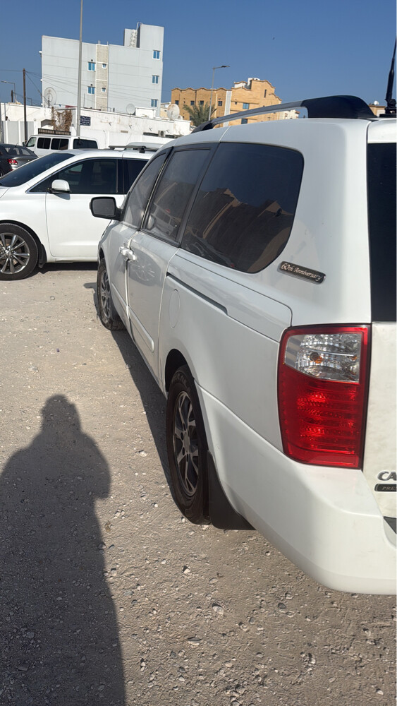 كيا كارنيفال - 12