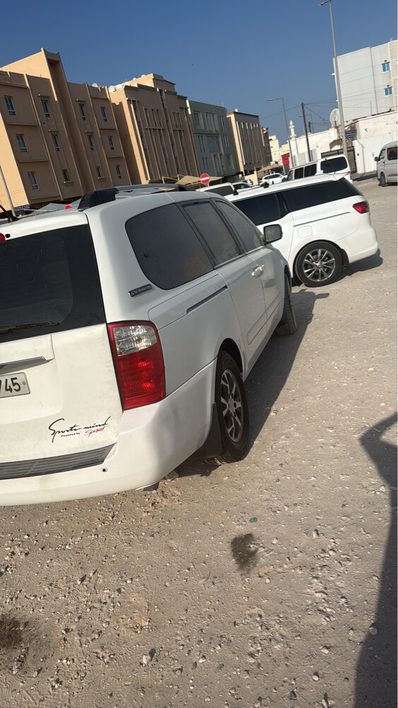 كيا كارنيفال - 8