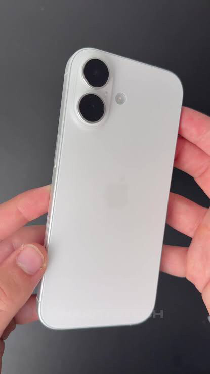 iPhone 17 /256 used 10 days - 1
