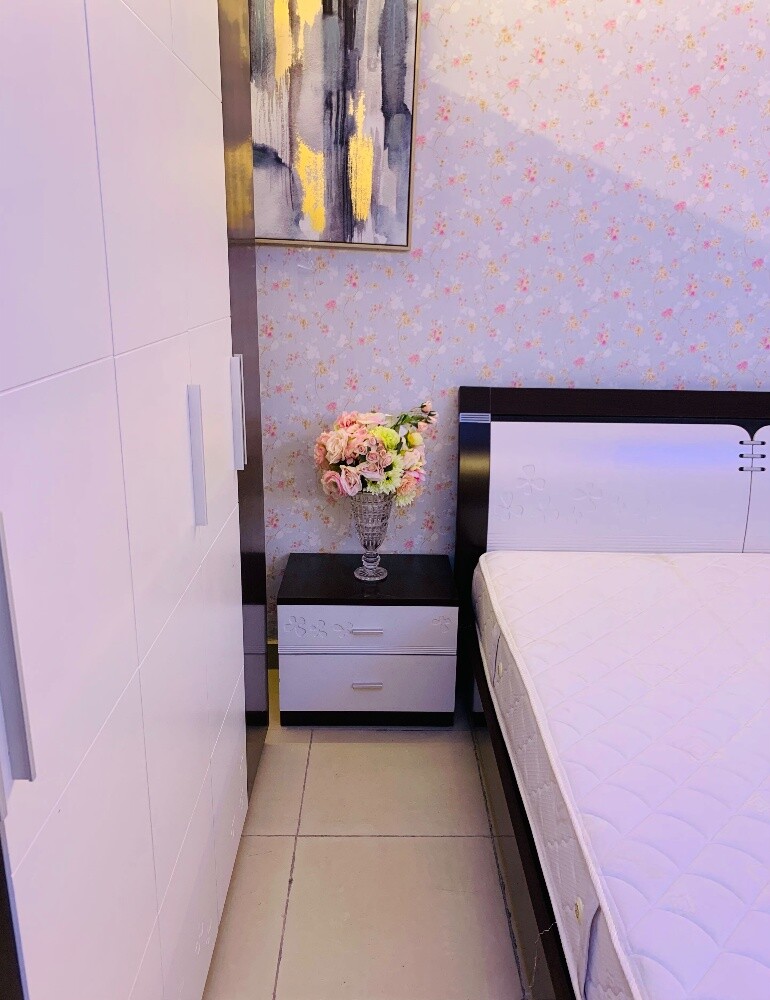 HOME CENTER  KING FULL BEDROOM SET. - 9