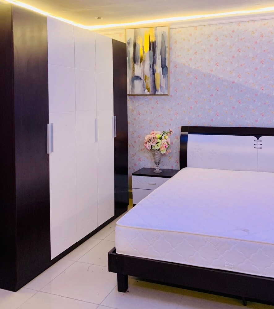 HOME CENTER  KING FULL BEDROOM SET. - 3