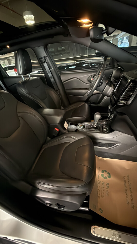 jeep Cherokee model 2021 - 2