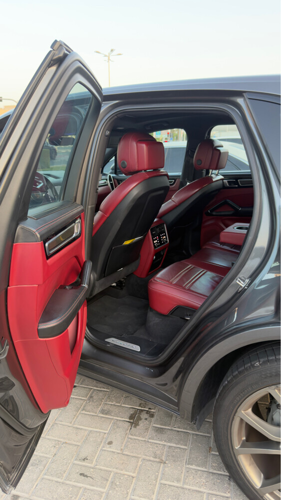 2019 Porsche Cayenne S for sell - 9