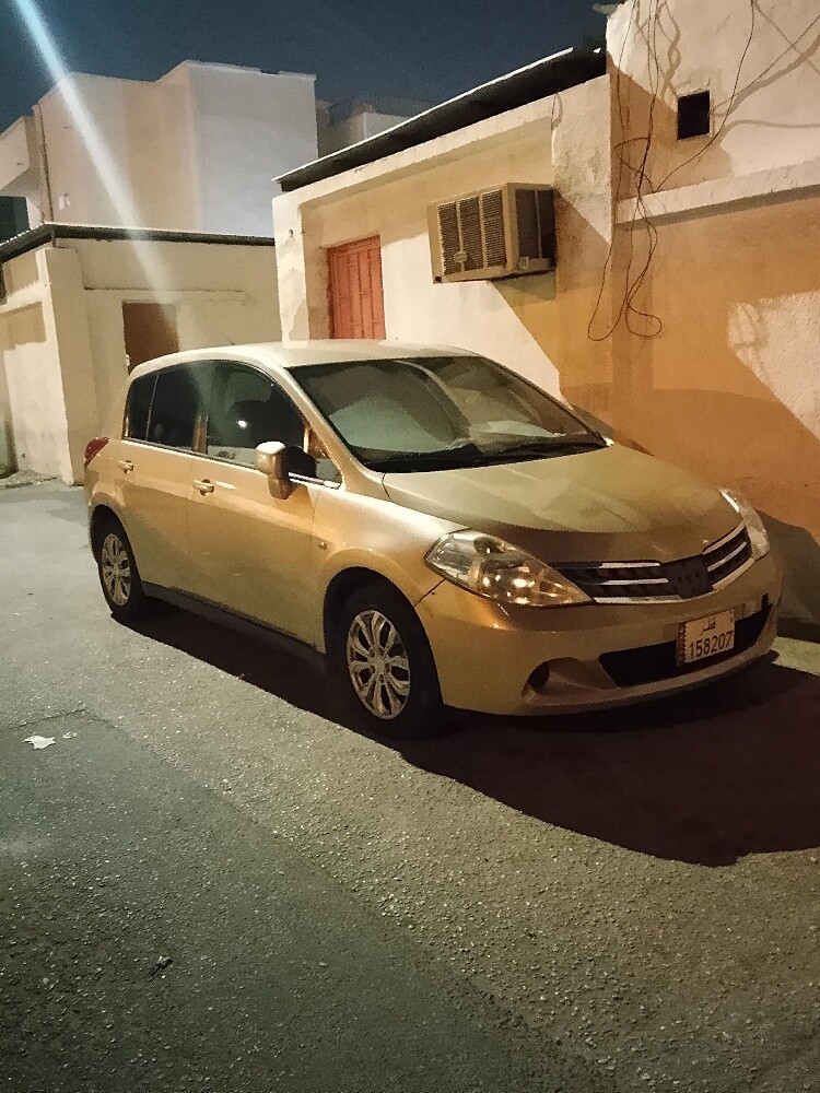 Nissan tida 2009 Japan - 2