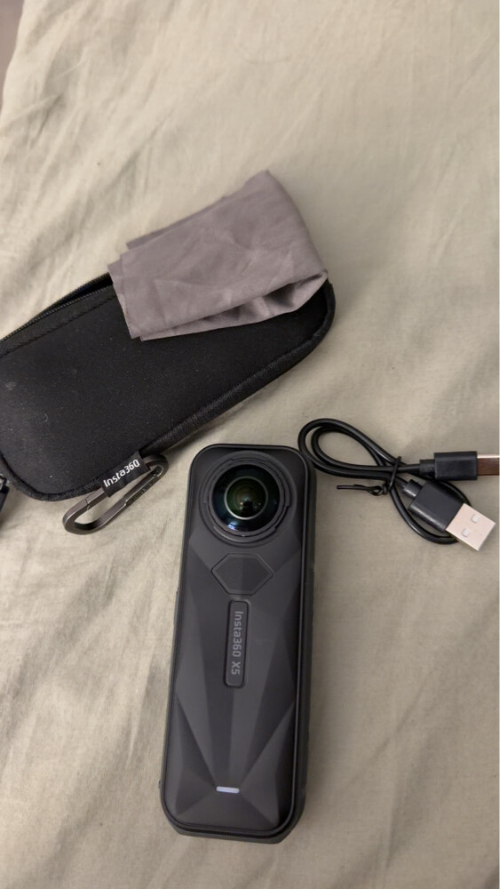 Insta360 X5 - 4
