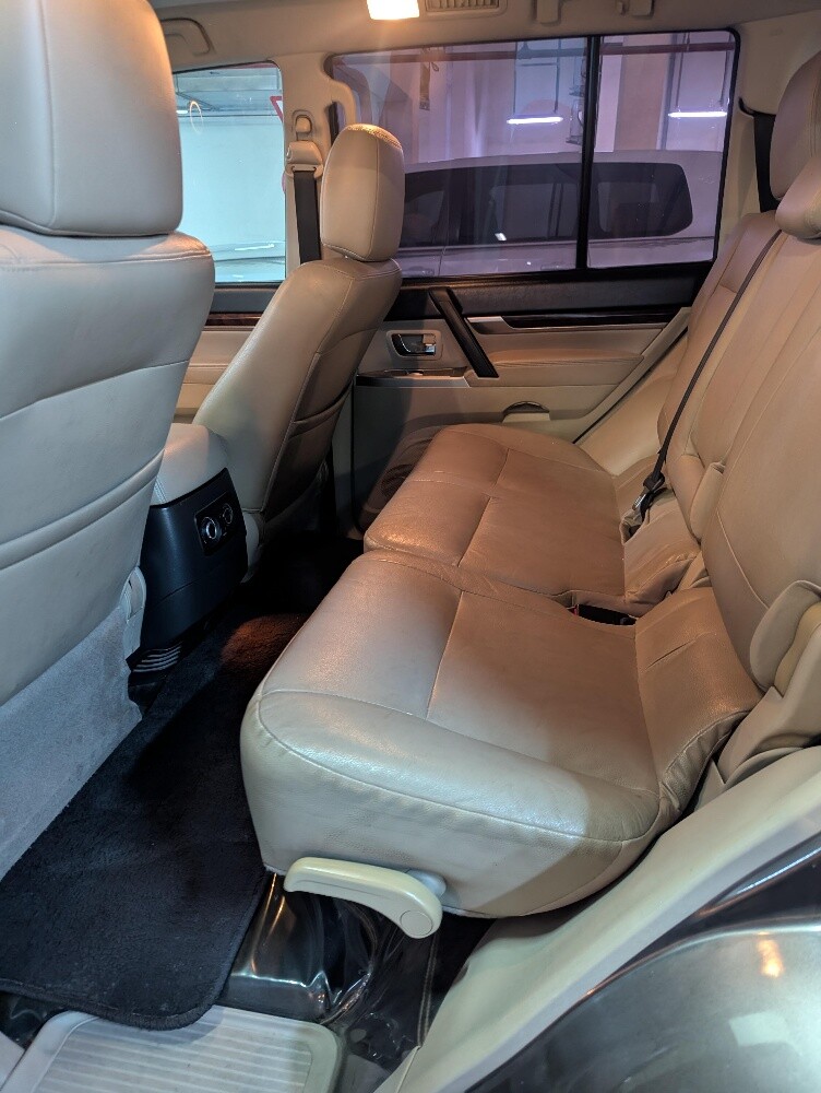 MITSUBISHI PAJERO - 9