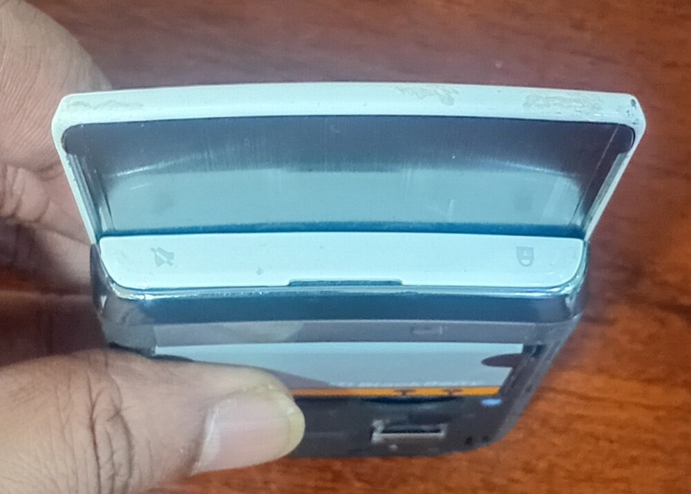 Blackberry Torch 9810 - Fresh Piece - 4
