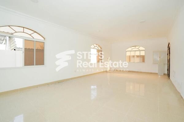 Villa with Majlis in Al Gharrafa - 11