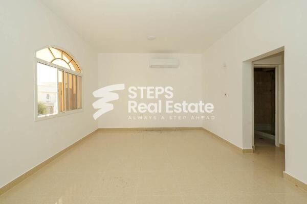Villa with Majlis in Al Gharrafa - 4