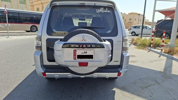Mitsubishi Pajero 2012 - 1
