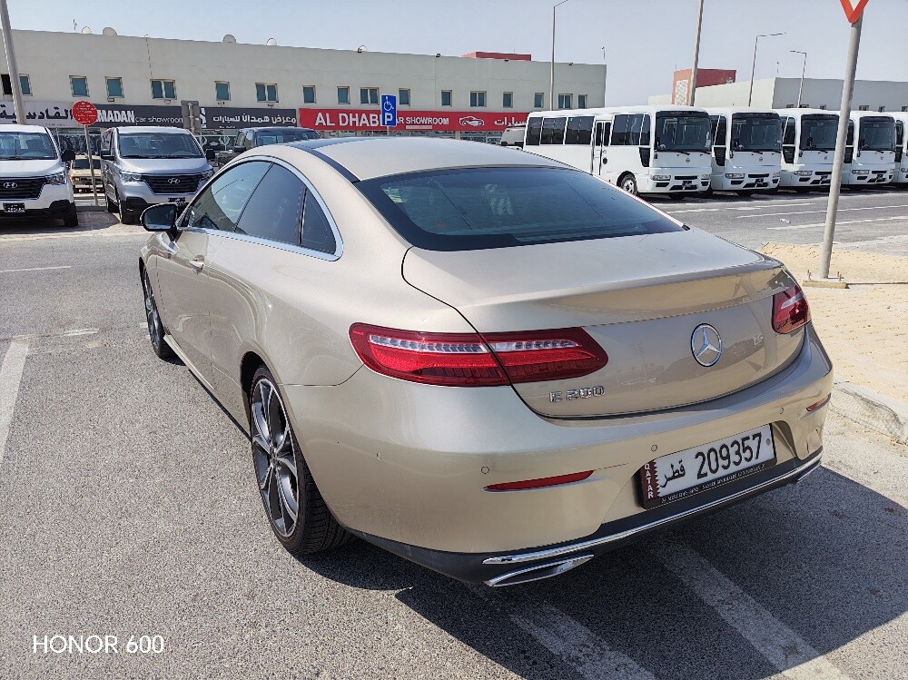 Mercedes E200 - 4