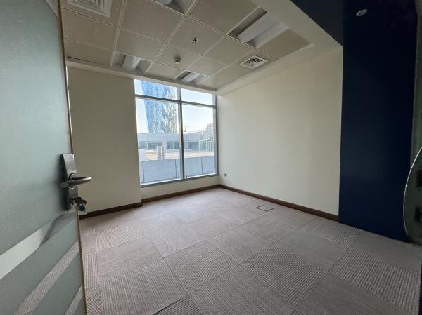 FULL-FLOOR OFFICE -WEST BAY -2,200 - 9