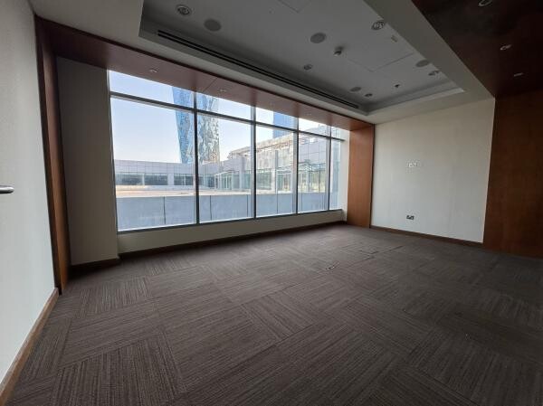 FULL-FLOOR OFFICE -WEST BAY -2,200 - 13