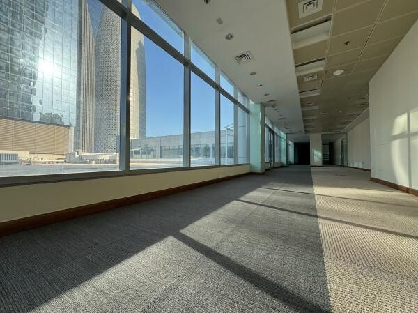 FULL-FLOOR OFFICE -WEST BAY -2,200 - 1