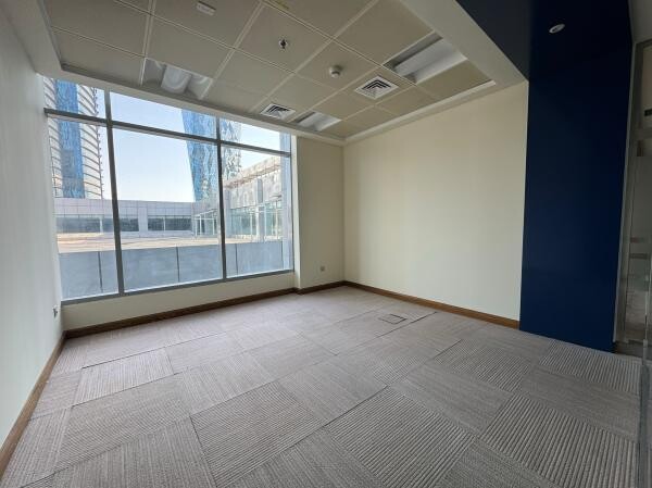 FULL-FLOOR OFFICE -WEST BAY -2,200 - 14