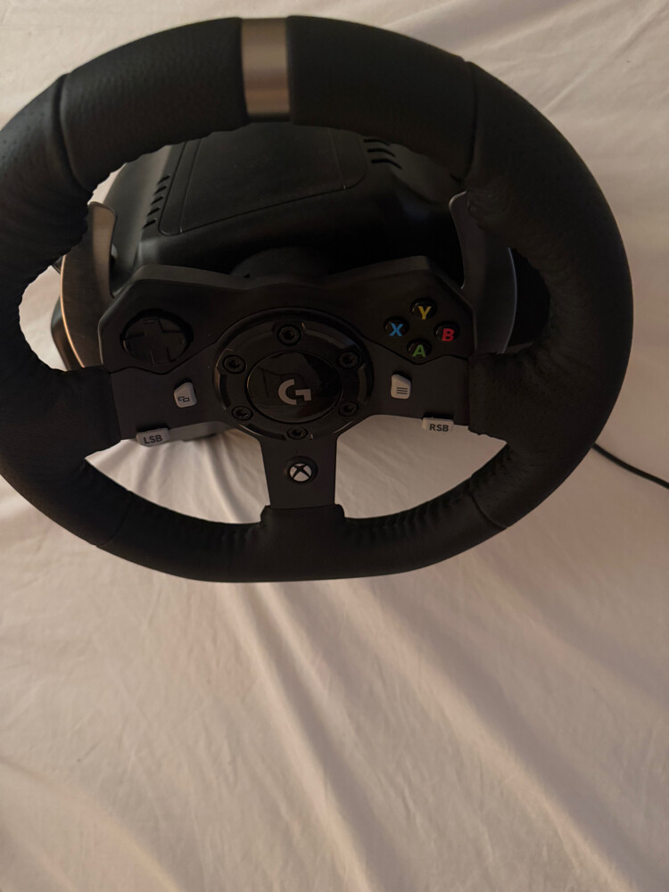 used 1 time g920 steering wheel - 2