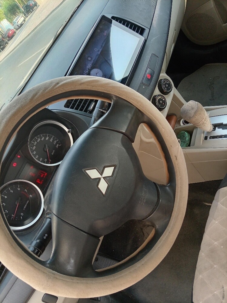 car model 2014 everything good. - 4