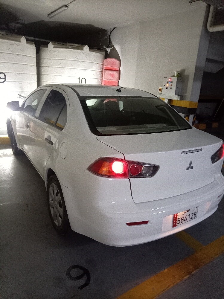 car model 2014 everything good. - 11