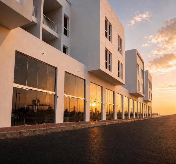 للإيجار منطقة المطار على الشارع ا - 2