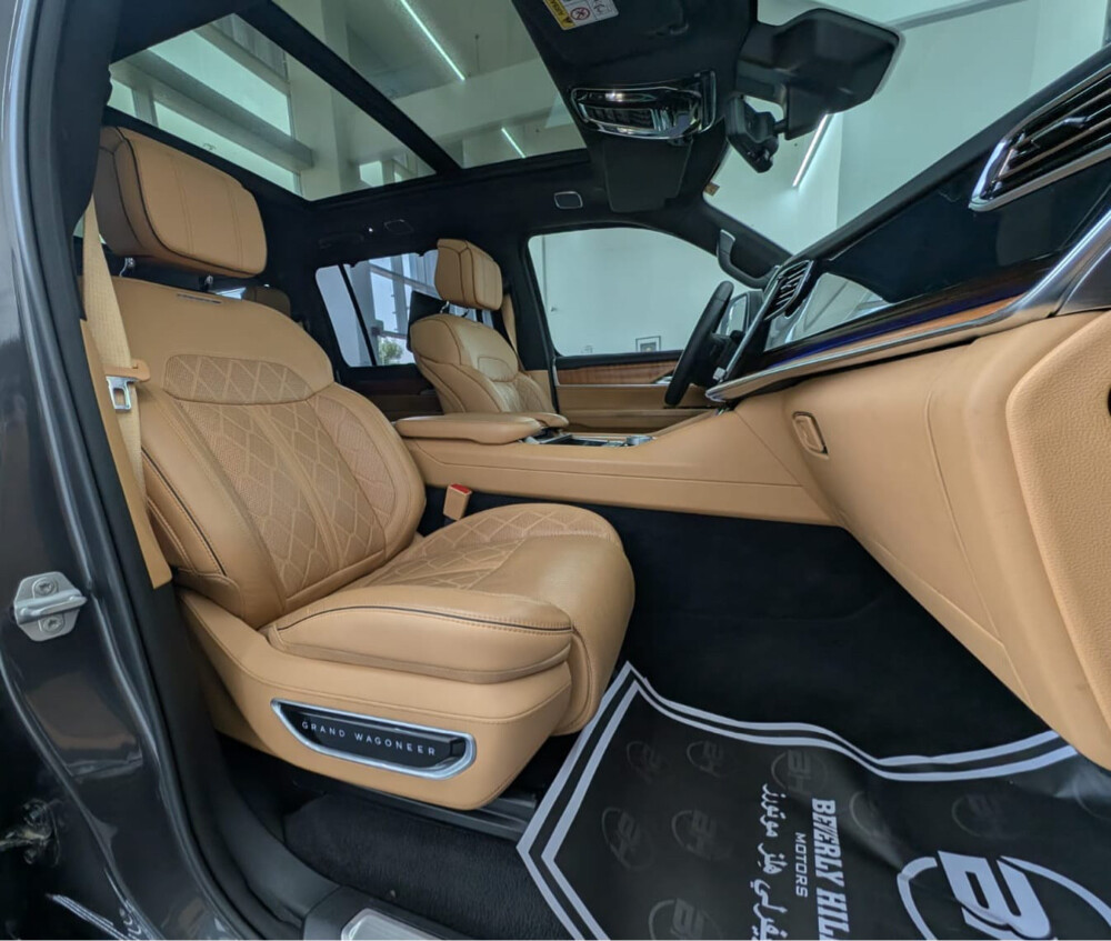 2023 Jeep Grand Wagoneer  - 11