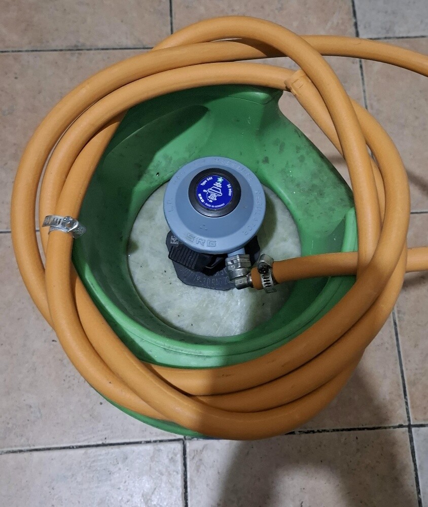 gas cylinder and Regulator Pipe - 2