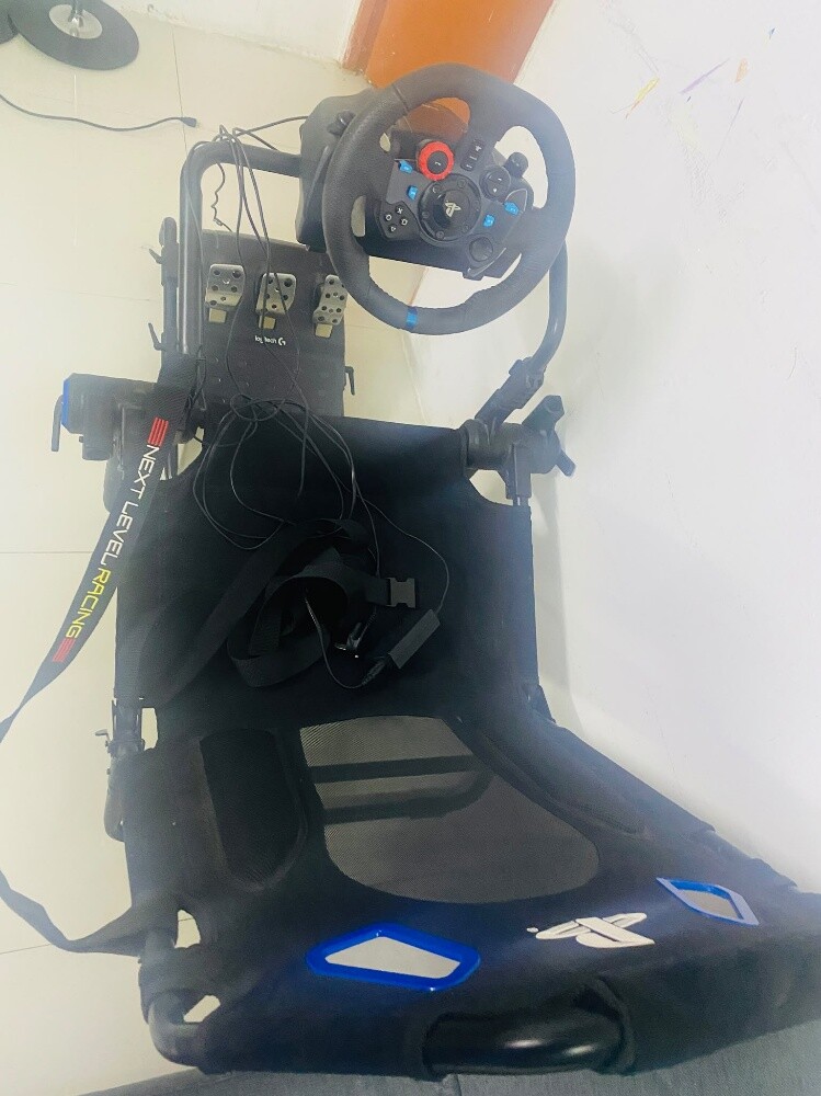 Logitech racing simulator cockpit - 2