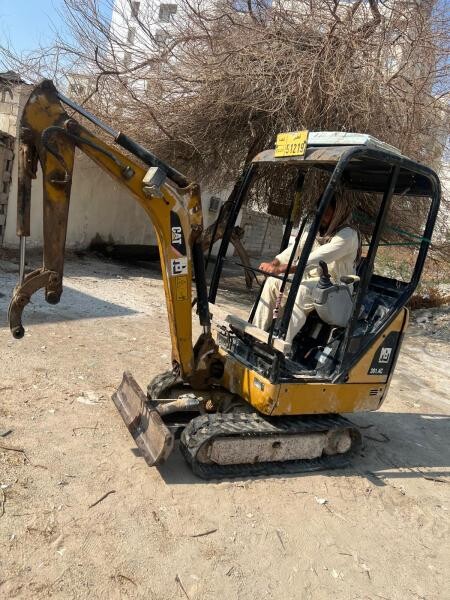 Caterpillar excavator, 1.5 tonnes - 4