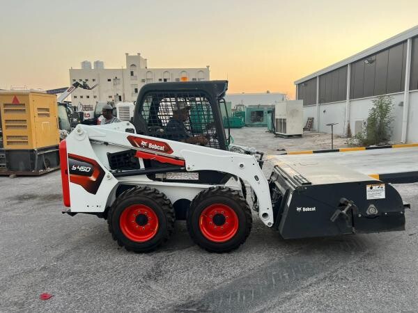 Bobcat with Brush & Bucket  2026 - 3