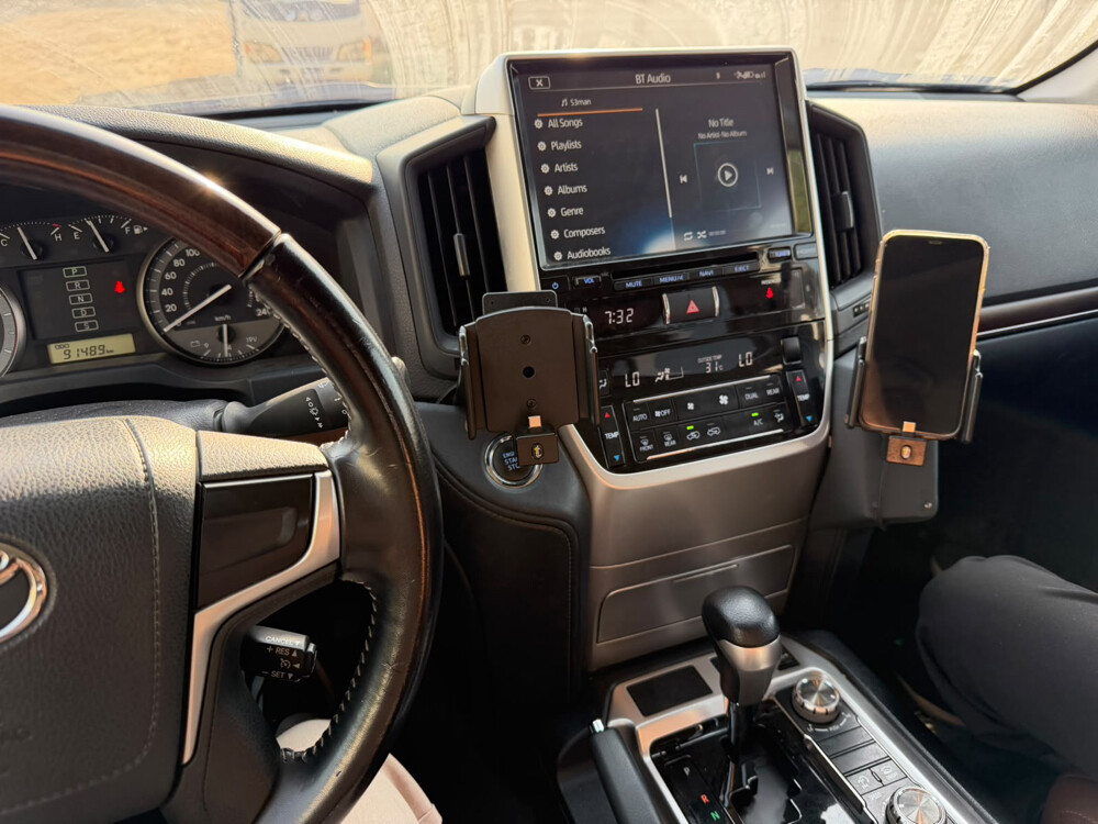 TOYOTA LAND CRUISER  - 5
