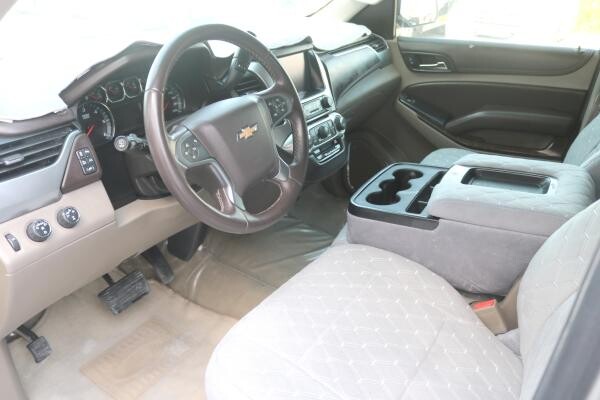 Chevrolet SUBURBAN - LS - 8
