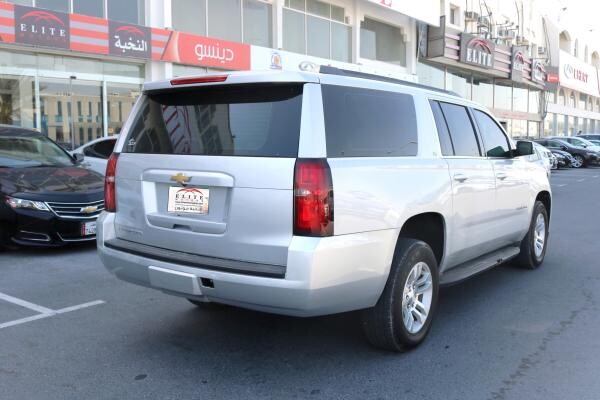 Chevrolet SUBURBAN - LS - 5