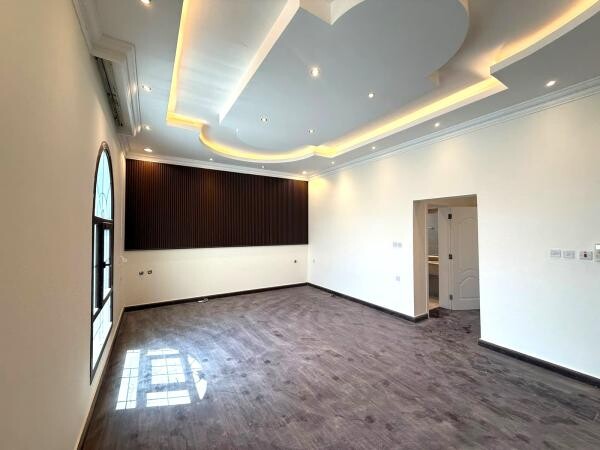5BR CORNER VILLA - AL KHEESA - 3
