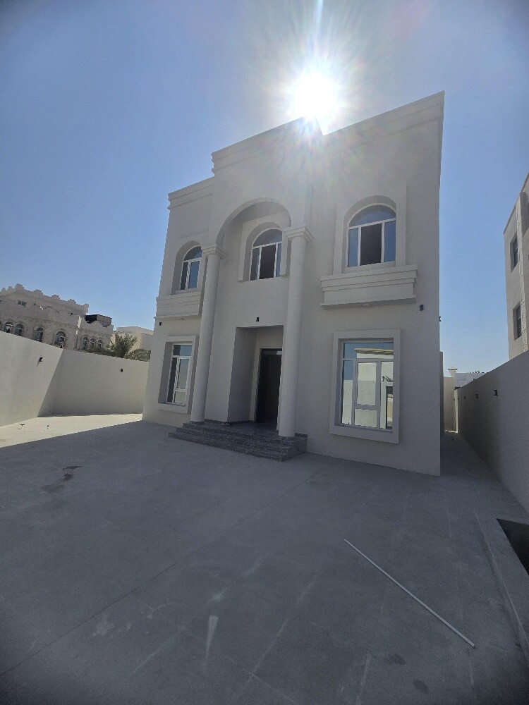 فيلا جديدة ب الثمامة شارعين زاوية - 2