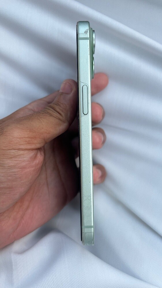 iPhone 15 - 4