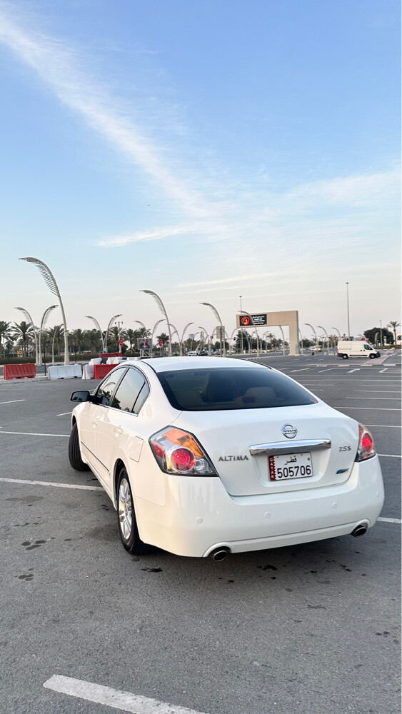 nissan altima 2.5s - 4
