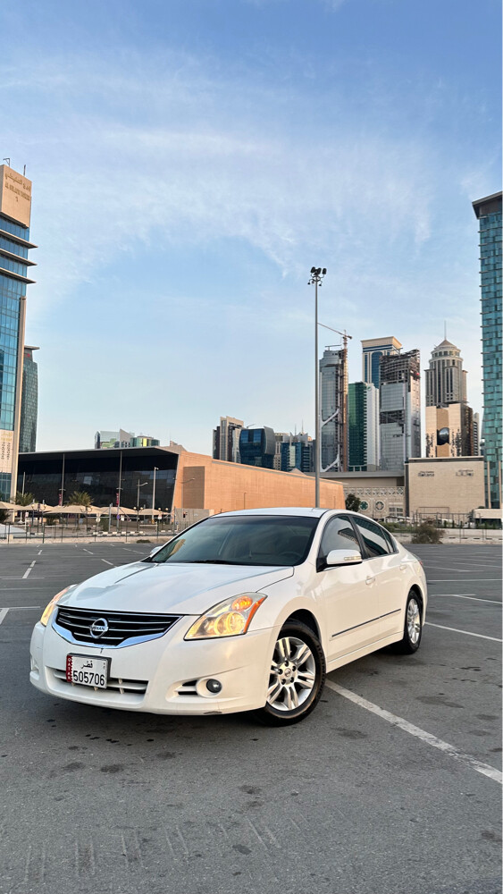 nissan altima 2.5s - 5